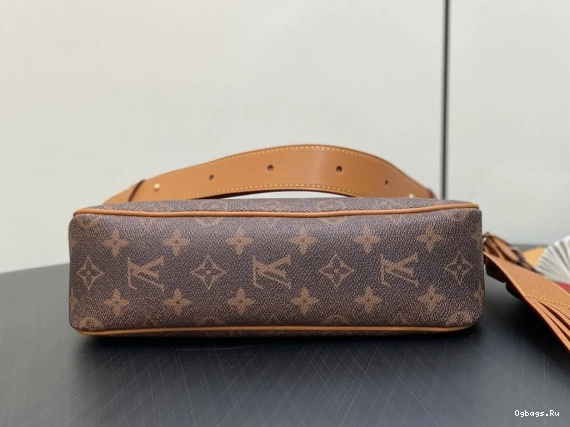 LOUIS MULTI POCHETTE ACCESSOIRES VUITTON 0302